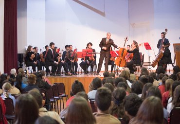 Orquesta de Cámara de la PUCV ofreció concierto en el Colegio Alemán de Valparaíso - Foto 1