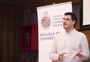 Escuela de Comercio realiza capacitación en educación financiera junto al SBIF - Foto 2