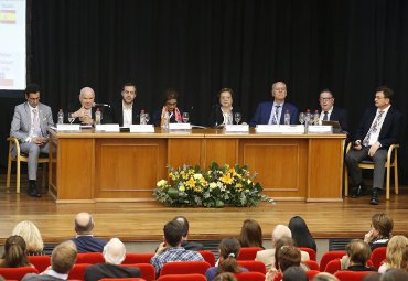 Académicos PUCV tuvieron activa participación en VIII Congreso Internacional de la Lengua Española realizado en Córdoba - Foto 1