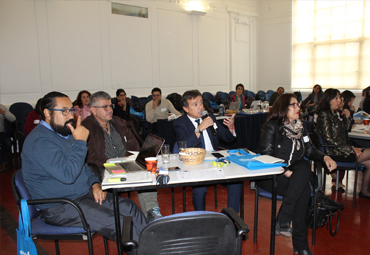 PUCV y CPEIP inician curso sobre gestión territorial del desarrollo profesional docente - Foto 1