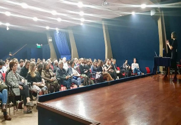 Académica del Instituto de Historia dictó conferencia sobre el pensamiento científico en la época de Da Vinci - Foto 1