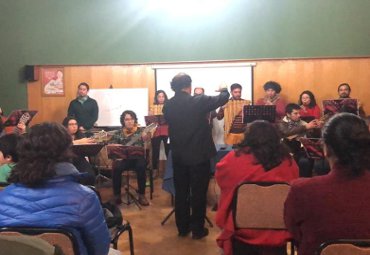 Académicos del Instituto de Música presentaron libros junto a la Orquesta Andina - Foto 1
