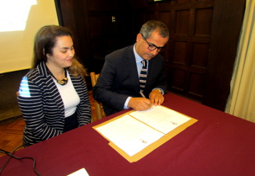 Instituto de Historia y Museo Lukas firmaron convenio de cooperación - Foto 1