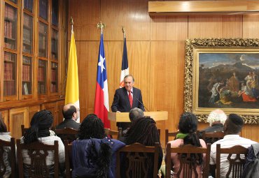 PUCV firma convenio de colaboración con la Agencia Chilena de Cooperación Internacional para el Desarrollo - Foto 3