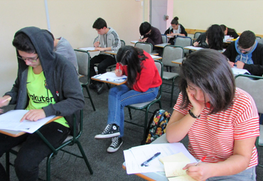 Estudiantes de establecimientos escolares regionales participaron en Olimpiada Nacional de Matemática 2019 en sede IMA PUCV - Foto 2