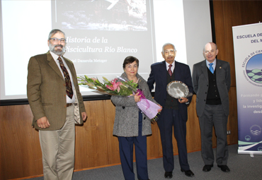 PUCV presenta libro “Historia de la Piscicultura Río Blanco” del doctor Gabriel Dazarola - Foto 2