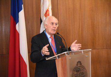 PUCV otorga distinción Doctor Scientiae et Honoris Causa a Hugo Francisco Bauzá: “He aprendido para enseñar” - Foto 2
