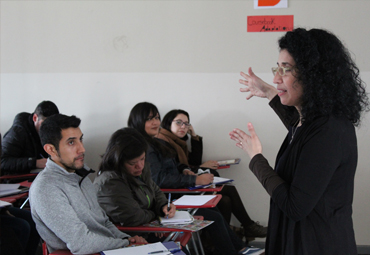 Workshop de proyecto Vinculación Escuela-Universidad entrega herramientas para la enseñanza del inglés a 60 profesores de la región - Foto 1