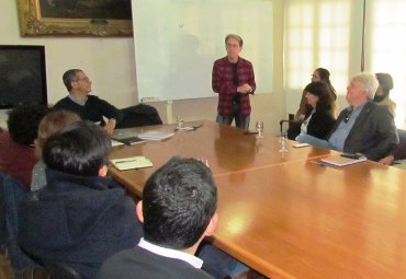 Destacado Catedrático de Historia Contemporánea de la Universidad de Zaragoza dictó conferencia