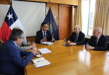 Consejo de Rectores de Valparaíso se reúne con el Intendente Jorge Martínez para afrontar crisis en la región - Foto 1
