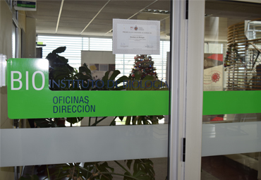 Instituto de Biología PUCV promueve campaña para buen uso de antibióticos - Foto 1