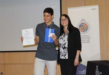 Estudiantes de cuarto medio egresan del programa para talentos académicos BETA-PUCV - Foto 2