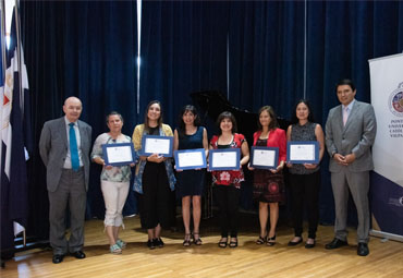 PUCV reconoce a sus académicos por excelencia en investigación y docencia distinguida - Foto 4