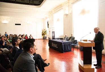Académico Andrés Illanes es investido como Profesor Emérito de la PUCV - Foto 2