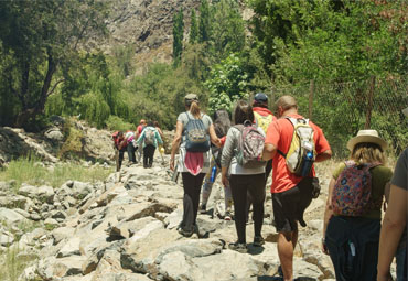 Participantes del “Curso de Especialización en Indagación Científica para la Educación en Ciencia” realizan pasantía científica en precordillera de Los Andes - Foto 1