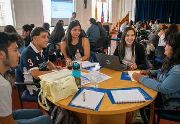 Estudiantes conocieron estructura de Modelo Educativo PUCV - Foto 2