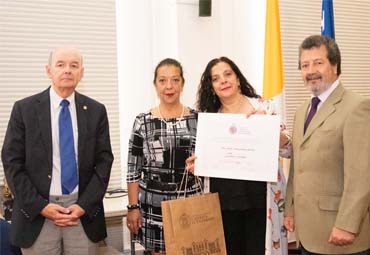 PUCV rinde homenaje a ex alumna María Isabel Gutiérrez al entregarle grado póstumo y simbólico - Foto 1