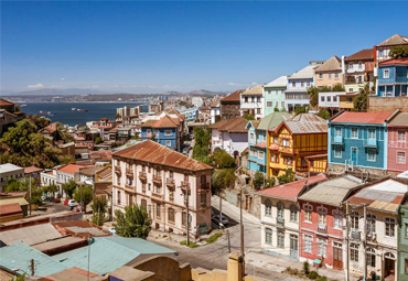 Rector de la PUCV invita a comunidad universitaria a participar de Campaña Solidaria por Valparaíso - Foto 1