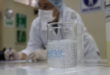 Facultad de Ciencias y PDI realizan análisis a alcohol gel que se comercializa en la región - Foto 1