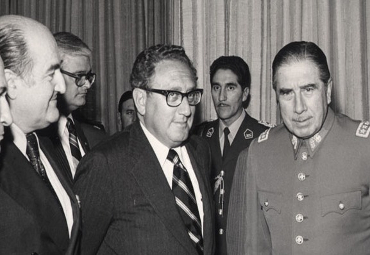 Instituto de Historia realizó conferencia “EE.UU. y su interferencia en la transición a la democracia en Chile. Estrategias e Impactos, 1981-1990” - Foto 2