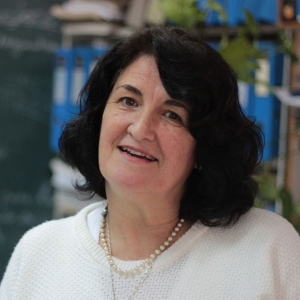 Académica María Isabel Toledo asume como presidenta del Consejo Directivo de IFOP - Foto 1