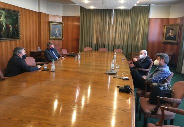 Embajador de la Unión Europea en Chile realizó visita a la PUCV - Foto 3