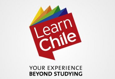 PUCV participó en Feria Virtual “Estudiar en Chile: postgrado y formación continua” - Foto 1