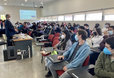 PUCV realiza ceremonias de bienvenida a estudiantes novatos que se incorporan a sus aulas - Foto 3