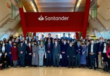 Magíster en Banca y Mercados Financieros concluye semana internacional organizada por SANFI - Foto 1