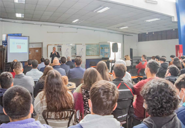 Escuela de Ingeniería Mecánica inauguró el año académico con conferencia sobre IAs - Foto 1
