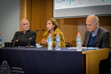 PUCV presentó nuevos estándares para la Formación Inicial Docente ante profesoras y profesores