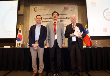 Director ejecutivo CEA PUCV participa en Foro de Cooperación de Economía Digital Chile-Corea