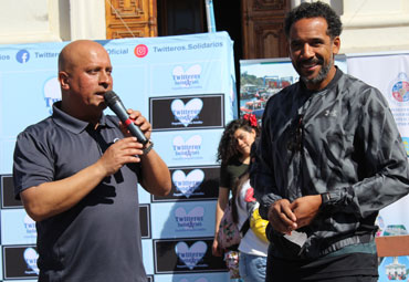 PUCV y Twitteros celebran Día de la Solidaridad en barrio La Matriz - Foto 4