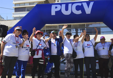 Más de 200 personas participaron en jornada deportiva “Plogging PUCV” - Foto 3