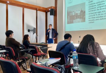 Instituto de Historia PUCV realiza conferencia sobre el sistema escolar en Suecia - Foto 2