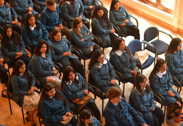 Estudiantes de Pedagogía celebraron ceremonias de investiduras tras dos años de pandemia - Foto 4