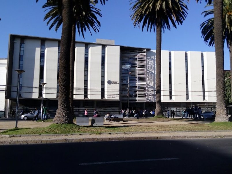 Firma de convenio entre PUCV y SLEP Valparaíso