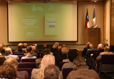 Universidad y Fundación Patricio Aylwin presentaron libro con discursos inéditos - Foto 1