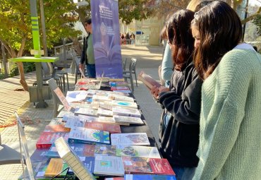 EUV celebra Día del Libro con recorridos por los campus de la PUCV - Foto 1