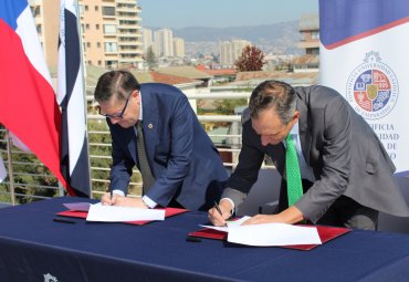 PUCV y Las Salinas firman convenio de colaboración técnica en manejo medioambiental