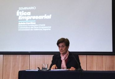 Filósofa española, Adela Cortina, reflexionó sobre ética empresarial en la PUCV