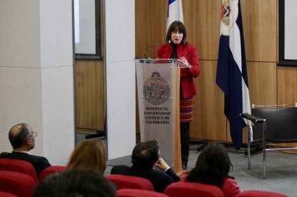 Académicos analizan desde distintos ámbitos el proceso constitucional - Foto 3