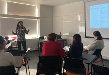 Comunidad de investigadoras PUCV participa en taller sobre liderazgo femenino con perspectiva de género - Foto 2