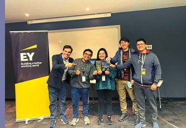 Titulados PUCV ganan primer lugar en desafío minero en Hackaton de EY - Foto 2