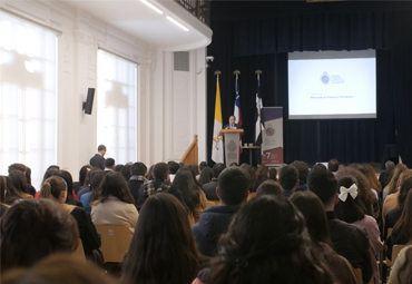 Programa de Profesores Principiantes entrega apoyo en inserción laboral para egresados - Foto 2