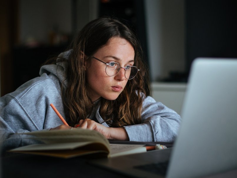 Preuniversitario Virtual PUCV amplía cobertura a estudiantes de 3° medio de todo Chile