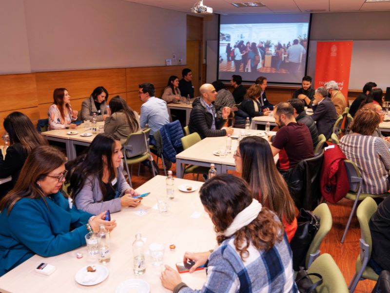 Fotos: Encuentro Alumni congregó a titulados y graduados en Santiago