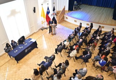 Ex rector Claudio Elórtegui es el nuevo Profesor Emérito de la PUCV - Foto 3