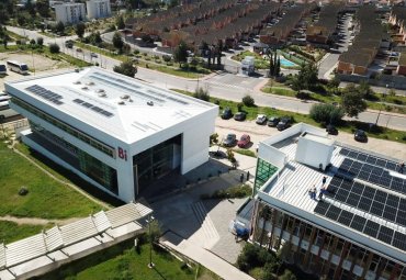 Universidad construye la segunda planta solar universitaria más grande de Chile