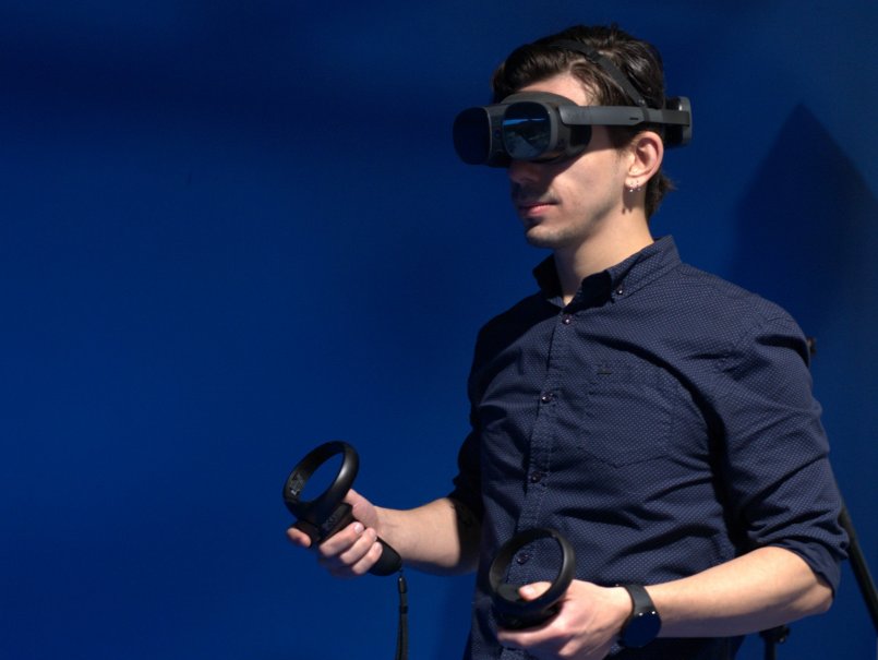 Futuros ingenieros civiles tienen clases y rinden pruebas en metaversos